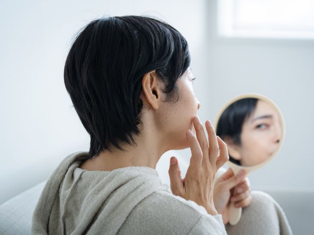 糸リフトでできたしこりはどうすれば改善できる？効果的な対処法